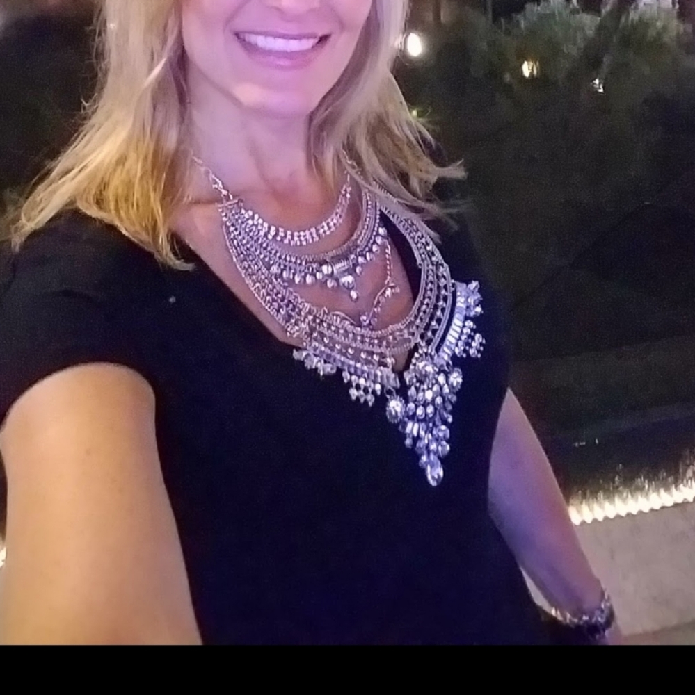 Stunning Rhinestone Necklace - Picture 3 of 3